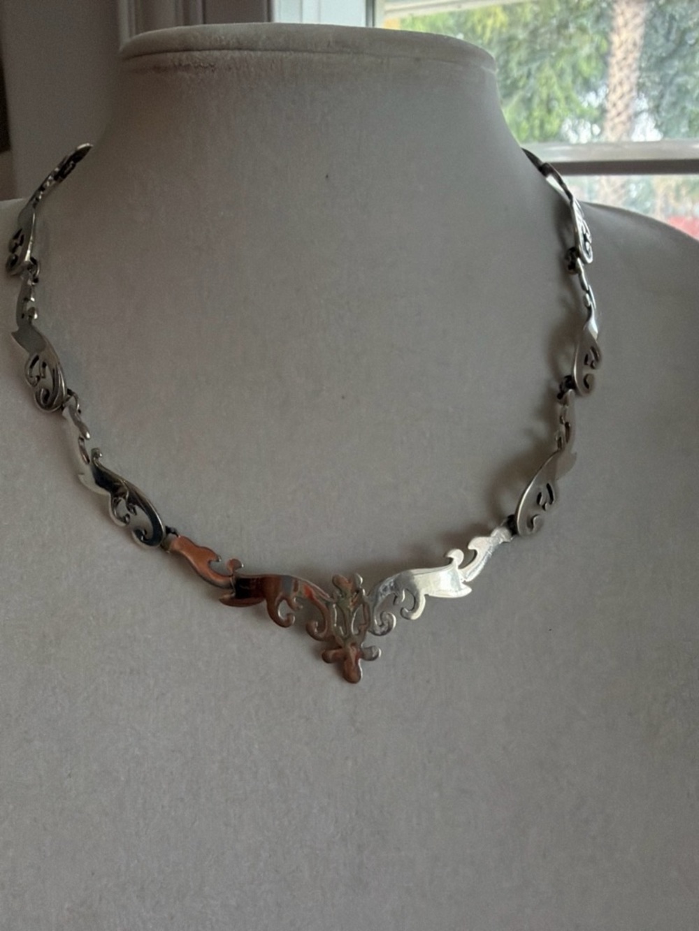 Vintage Los Castillo Taxco Mexico Sterling Silver Fleur-de-Lis Choker Necklace